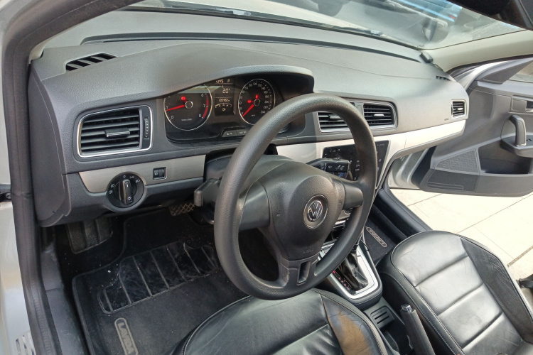 大众 朗逸 2013款 改款经典 1.6L 自动舒适版中控内饰12