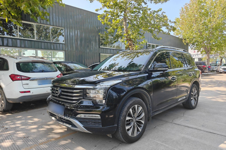 广汽传祺 传祺GS8 2017款 320T 两驱豪华智联版（七座）车身外观1