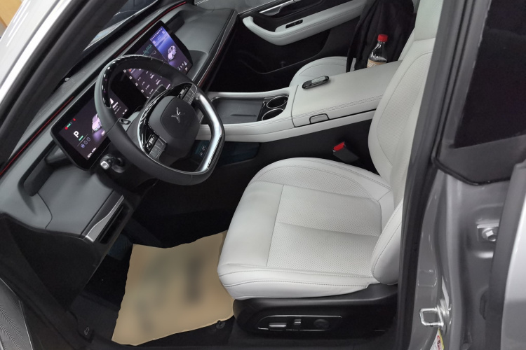 小鹏P7 2023款 P7i 702 Max中控内饰19