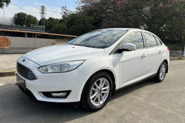 福特 福克斯 2017款 三厢 1.6L 自动风尚型智行版