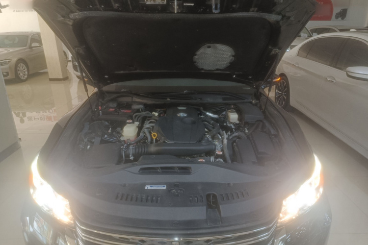 丰田 皇冠 2018款 2.0T 运动版局部细节24