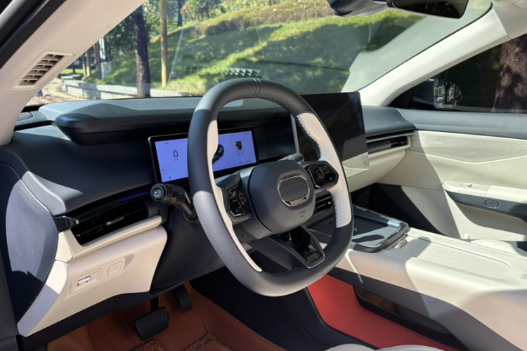 领克07 2024款 EM-P 126长续航 Ultra中控内饰7006