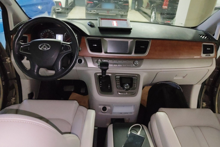 上汽大通MAXUS 大通G10 2014款 2.0T 自动行政版中控内饰12