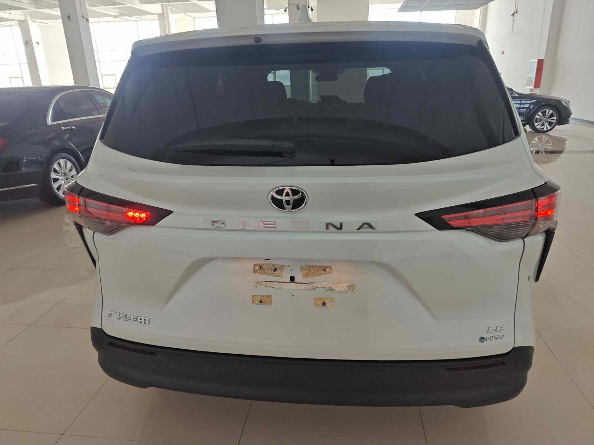丰田 赛那SIENNA 2024款 2.5L混动 舒适版(3)
