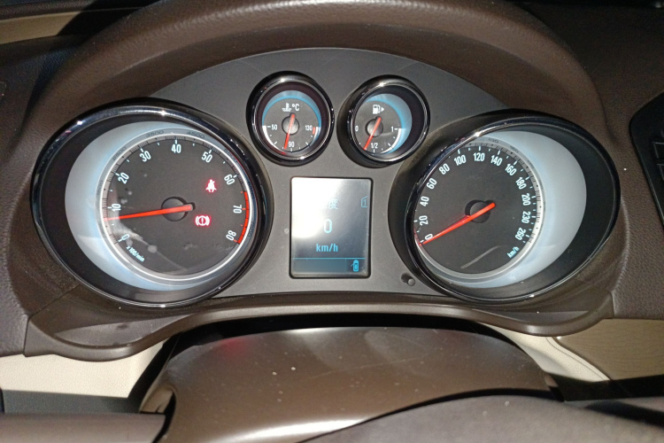 别克 君威 2012款 2.0L 舒适版局部细节14