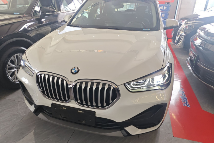 宝马X1 2022款 sDrive25Li 领先型车身外观2