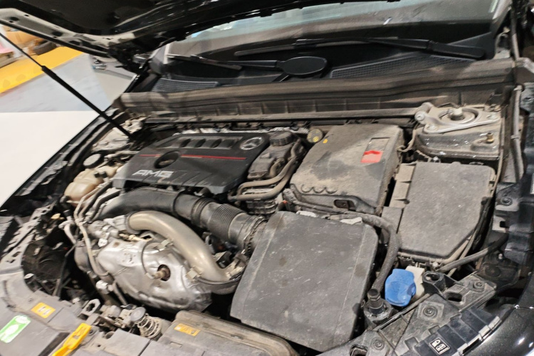 奔驰GLB AMG 2023款 AMG GLB 35 4MATIC机舱底盘24