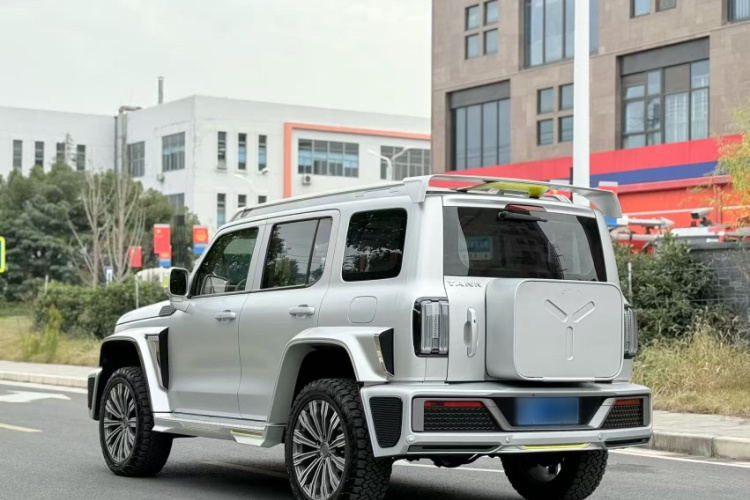 超境汽车 共创坦克300 2021款 2.0T 赛博坦克车身外观6007