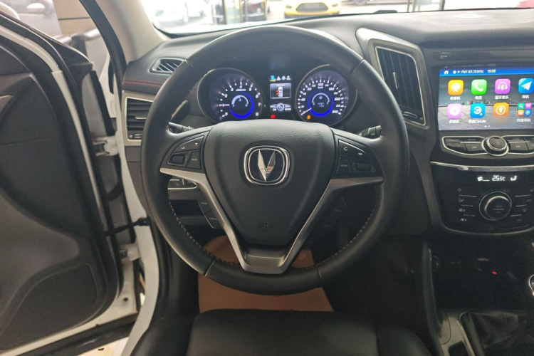 长安CS75 2017款 尚酷版 1.5T 手动锋享型中控内饰13