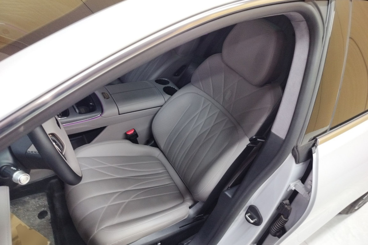 吉利银河 银河星耀8 2025款 130km EM-P 星舰版中控内饰19