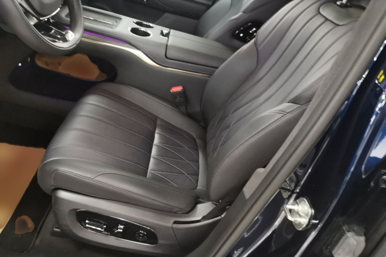 昊铂HL 2025款 700 Ultra六座四驱激光雷达版局部细节19