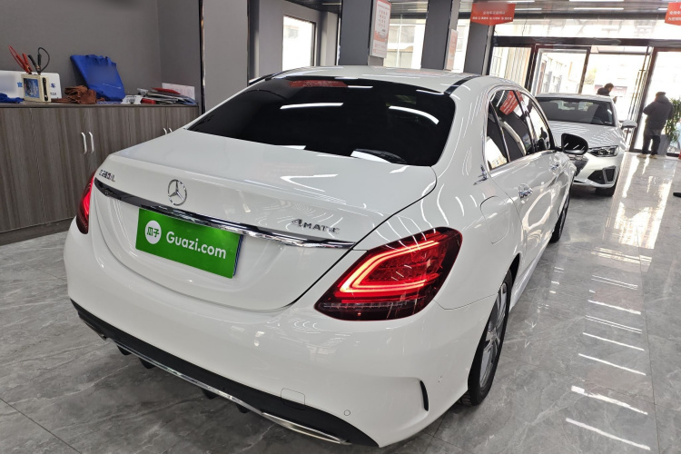 奔驰C级 2019款 C 180 L 时尚型运动版车身外观7