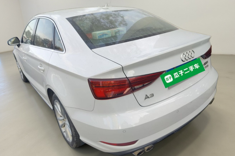 奥迪A3 2018款 30周年年型 Limousine 35 TFSI 进取型车身外观5