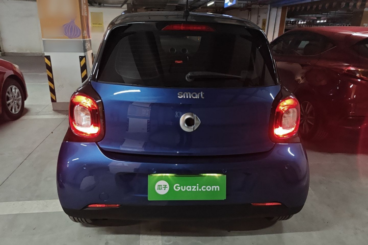 smart forfour 2018款 1.0L 52千瓦灵动版车身外观6