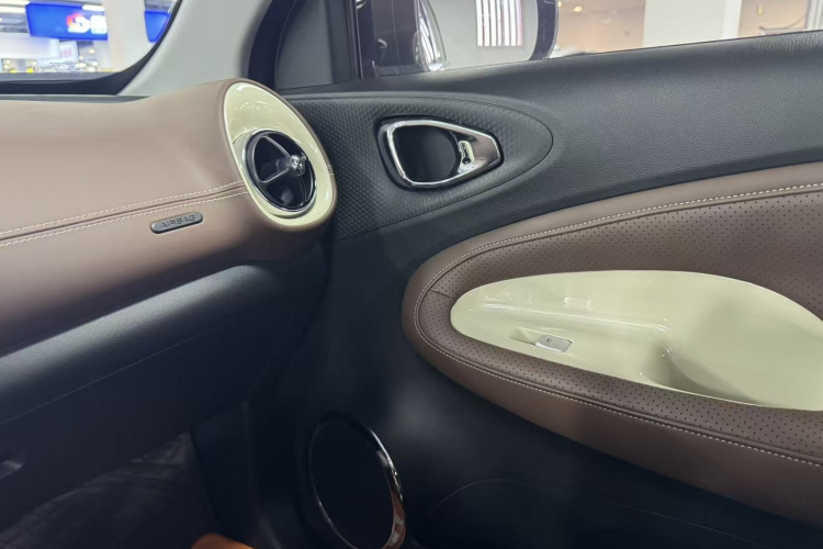 五菱汽车 五菱缤果 2023款 410km 灵犀尊享款中控内饰7005