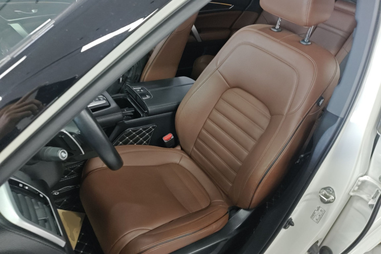 本田UR-V 2017款 370TURBO 两驱尊贵版 国V局部细节19