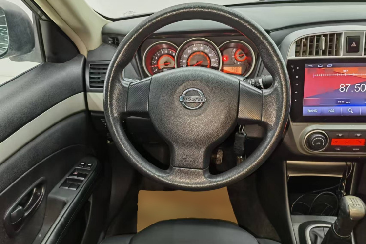 日产 轩逸 2016款 经典 1.6XE 手动领先版中控内饰13