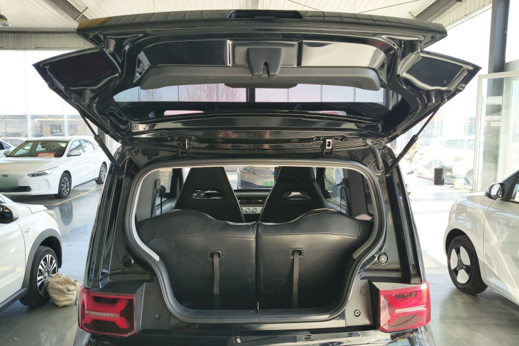 五菱汽车 宏光MINIEV 2022款 GAMEBOY 200km 玩咖款 磷酸铁锂机舱底盘23