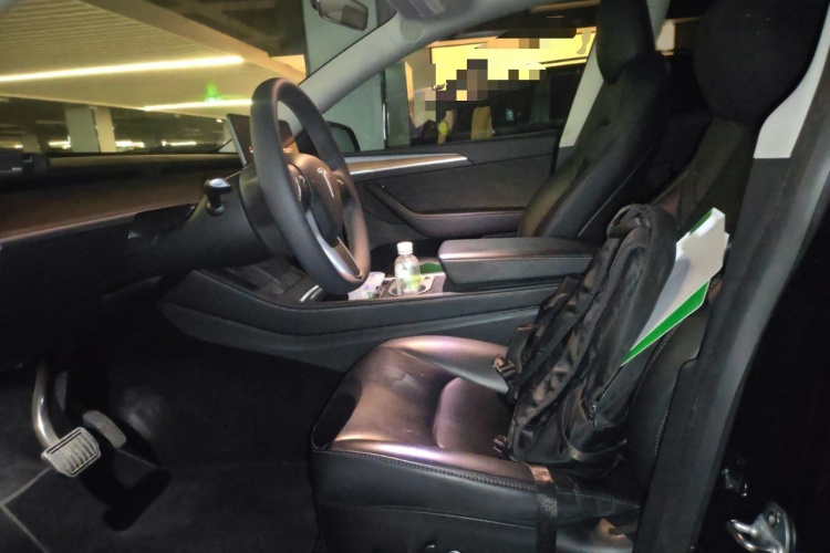 特斯拉 Model Y 2022款 后轮驱动版局部细节19