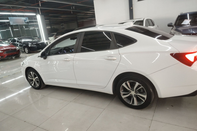 别克 威朗 2020款 20T CVT领先型车身外观4