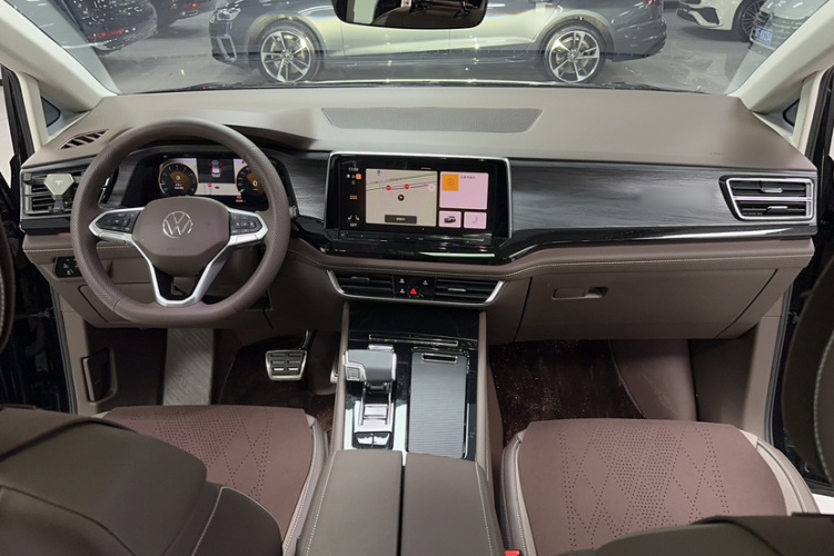大众 威然 2024款 380TSI 尊驰版中控内饰7002