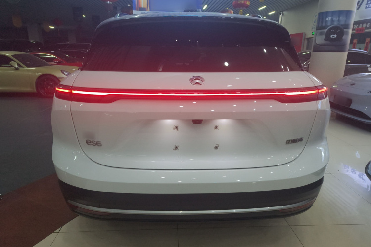 蔚来ES6 2023款 75kWh车身外观6