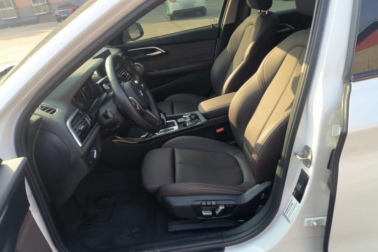 宝马1系 2021款 120i M运动曜夜版中控内饰19