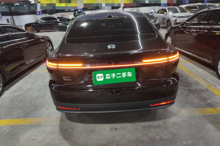 蔚来ET7 2024款 75kWh 行政版车身外观6