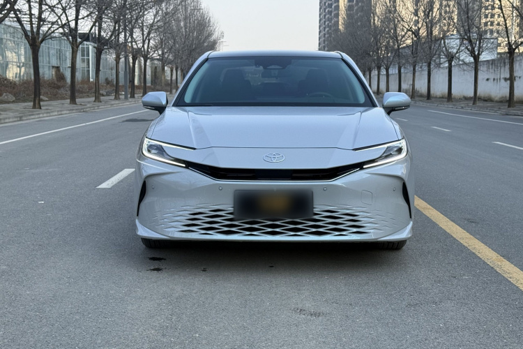 丰田 凯美瑞 2024款  双擎 2.0HG 尊贵版车身外观6004