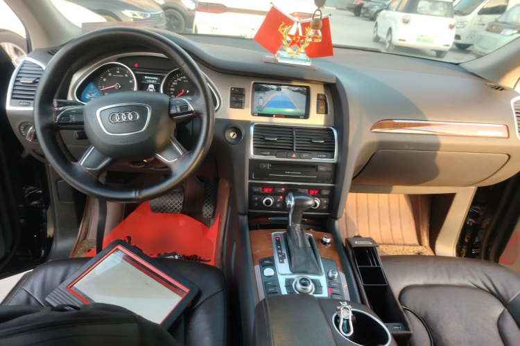 奥迪Q7 2014款 35 TFSI 运动型中控内饰12