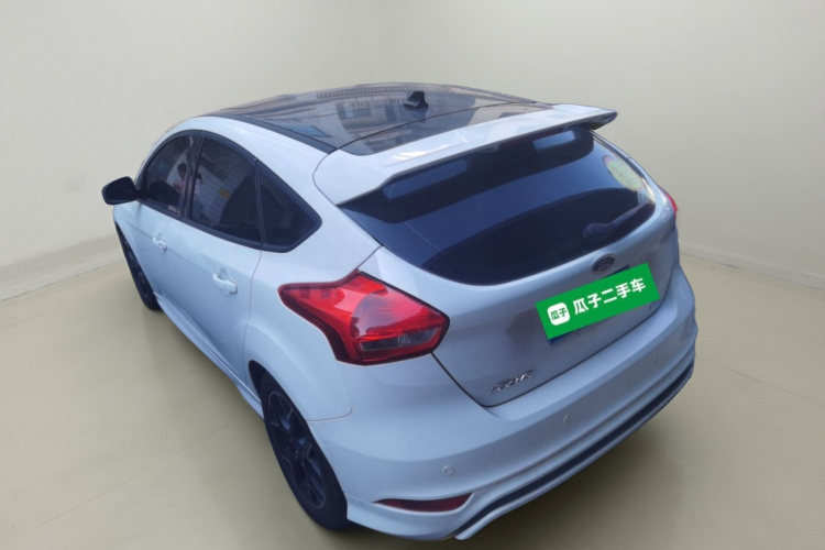 福特 福克斯 2017款 两厢 EcoBoost 180 自动精英型车身外观5