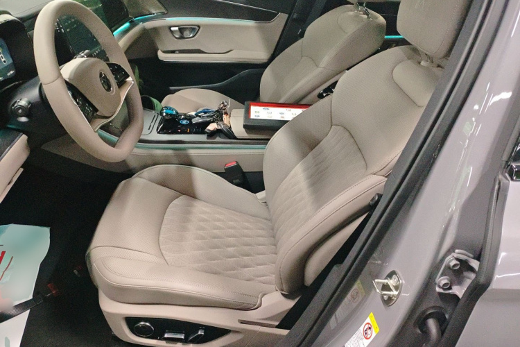 比亚迪 汉 2025款 DM-i 智驾版 125KM激光雷达旗舰型中控内饰19