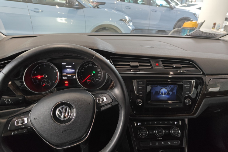 大众 2016款 途安L 330TSI DSG豪华版中控内饰7002