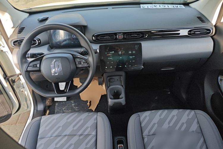 零跑汽车 零跑T03 2025款 310舒享版中控内饰12