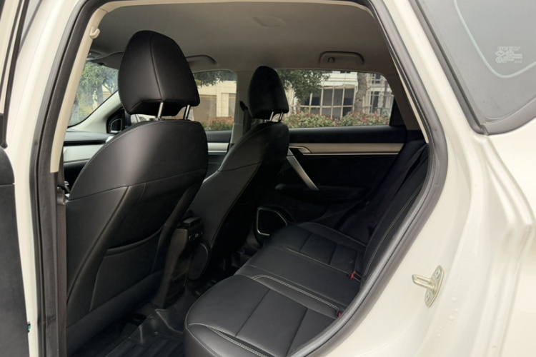 吉利汽车 缤越 2025款 1.5L CVT超能版中控内饰7005