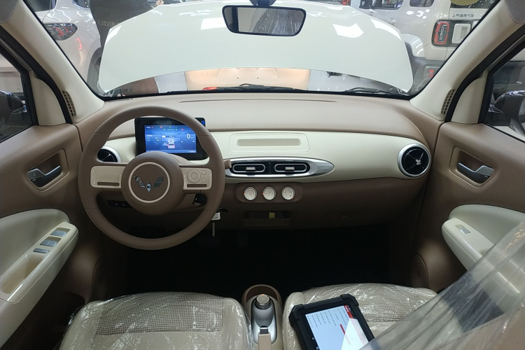 五菱汽车 宏光MINIEV 2025款 四门版 进阶款中控内饰7002