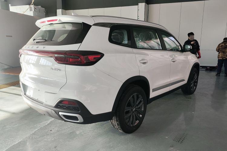 奇瑞 瑞虎8 2024款 230TCI 自动新锐版 7座车身外观6006