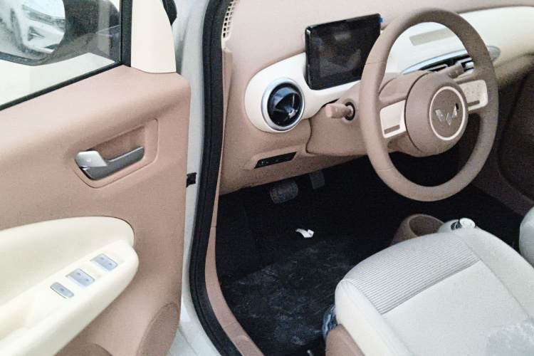 五菱汽车 宏光MINIEV 2025款 四门版 进阶款中控内饰20