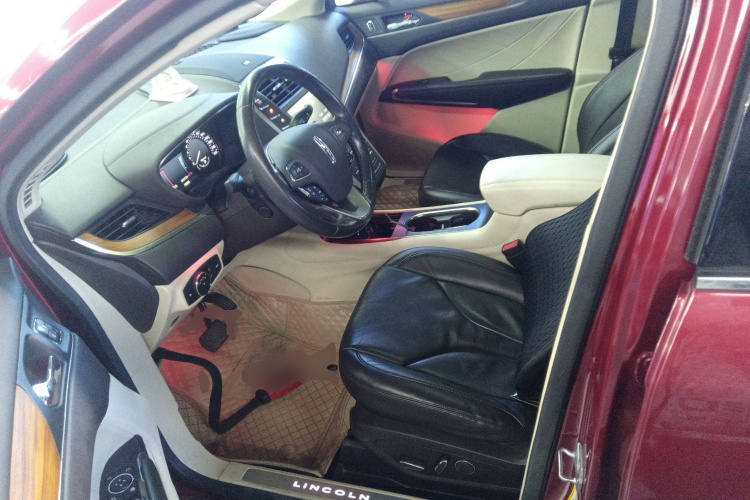 林肯MKC 2014款 2.0T 两驱尊雅版中控内饰19
