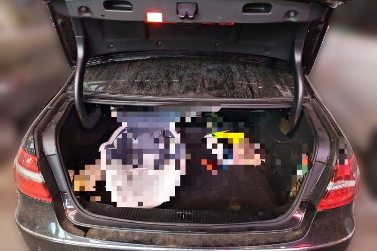 奔驰E级 2013款 E 260 L CGI时尚型局部细节23