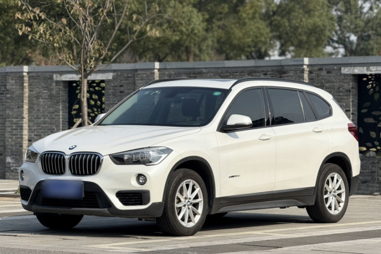 宝马X1 2018款 sDrive18Li 时尚型车身外观1