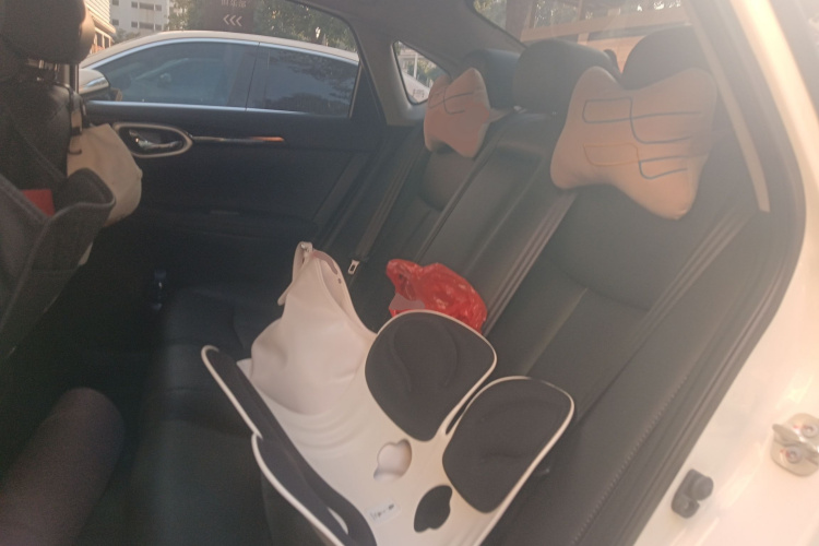 日产 轩逸 2022款 经典 1.6XL CVT豪华版中控内饰7004