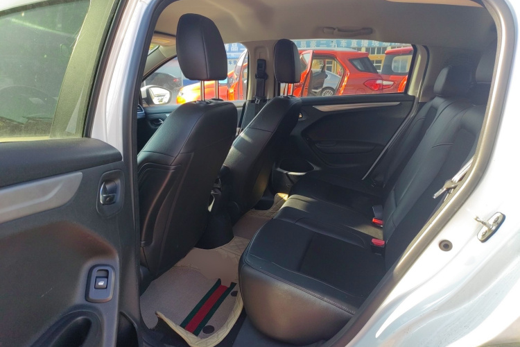 雪铁龙C3-XR 2015款 1.6L 自动先锋型中控内饰21