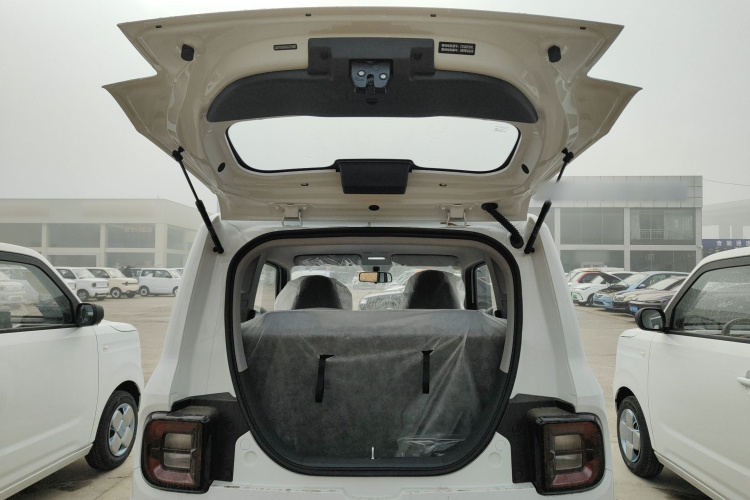 吉利银河 2024款 熊猫mini 200km 耐力熊机舱底盘23