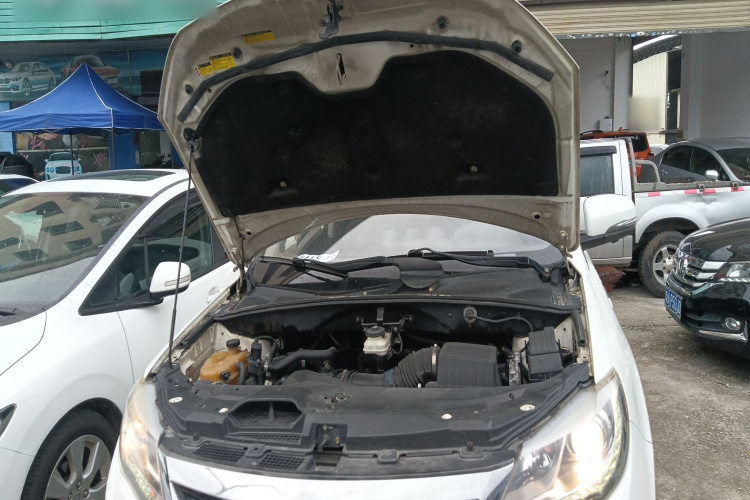 比亚迪S7 2015款 2.0T 自动尊贵型局部细节24