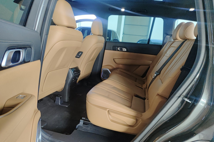 理想汽车 理想ONE 2020款 增程7座版中控内饰21