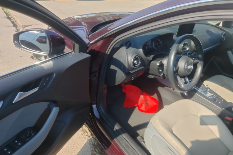 奥迪A3 2020款 Sportback 35 TFSI 进取型 国VI中控内饰7003