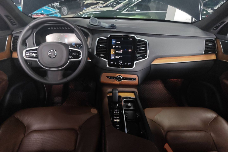 沃尔沃XC90 2021款 B6 智逸豪华版 7座中控内饰12