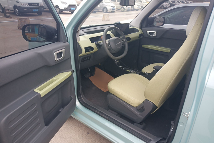 吉利银河 2024款 熊猫mini 200km 耐力熊中控内饰20