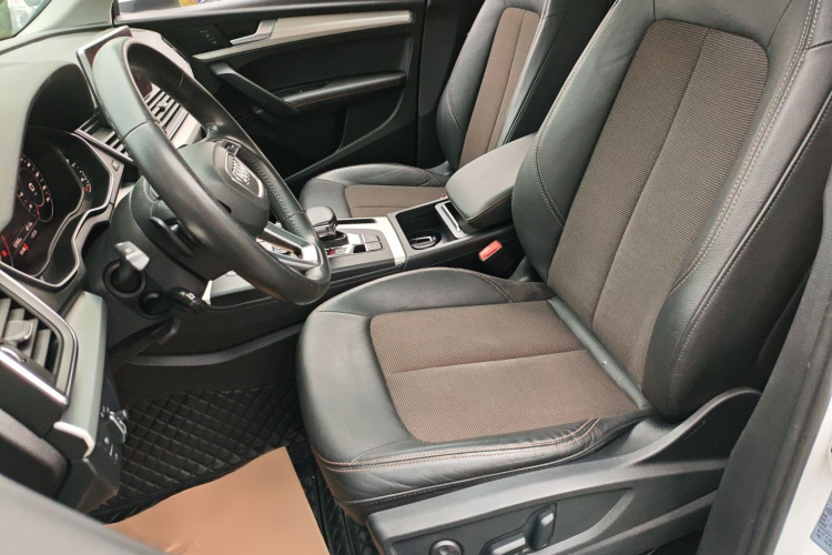 奥迪Q5L 2018款 40 TFSI 荣享时尚型 国VI局部细节19